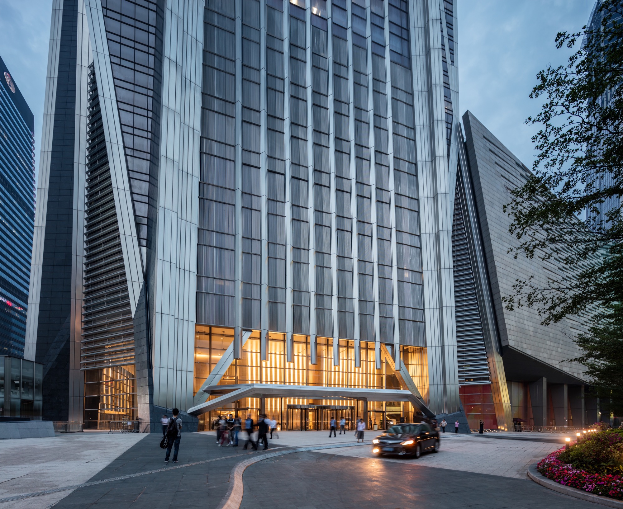 [AI与数据相关的抽象图片]